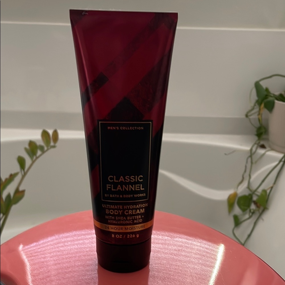 Bath & Body Works Red and Black Moisturizer